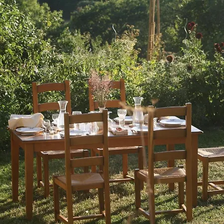 奥博格莱斯利阿德斯酒店 Égliseneuve-des-Liards