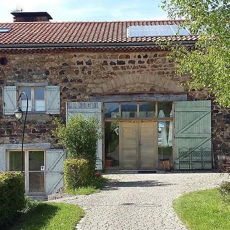 奥博格莱斯利阿德斯酒店 * Égliseneuve-des-Liards